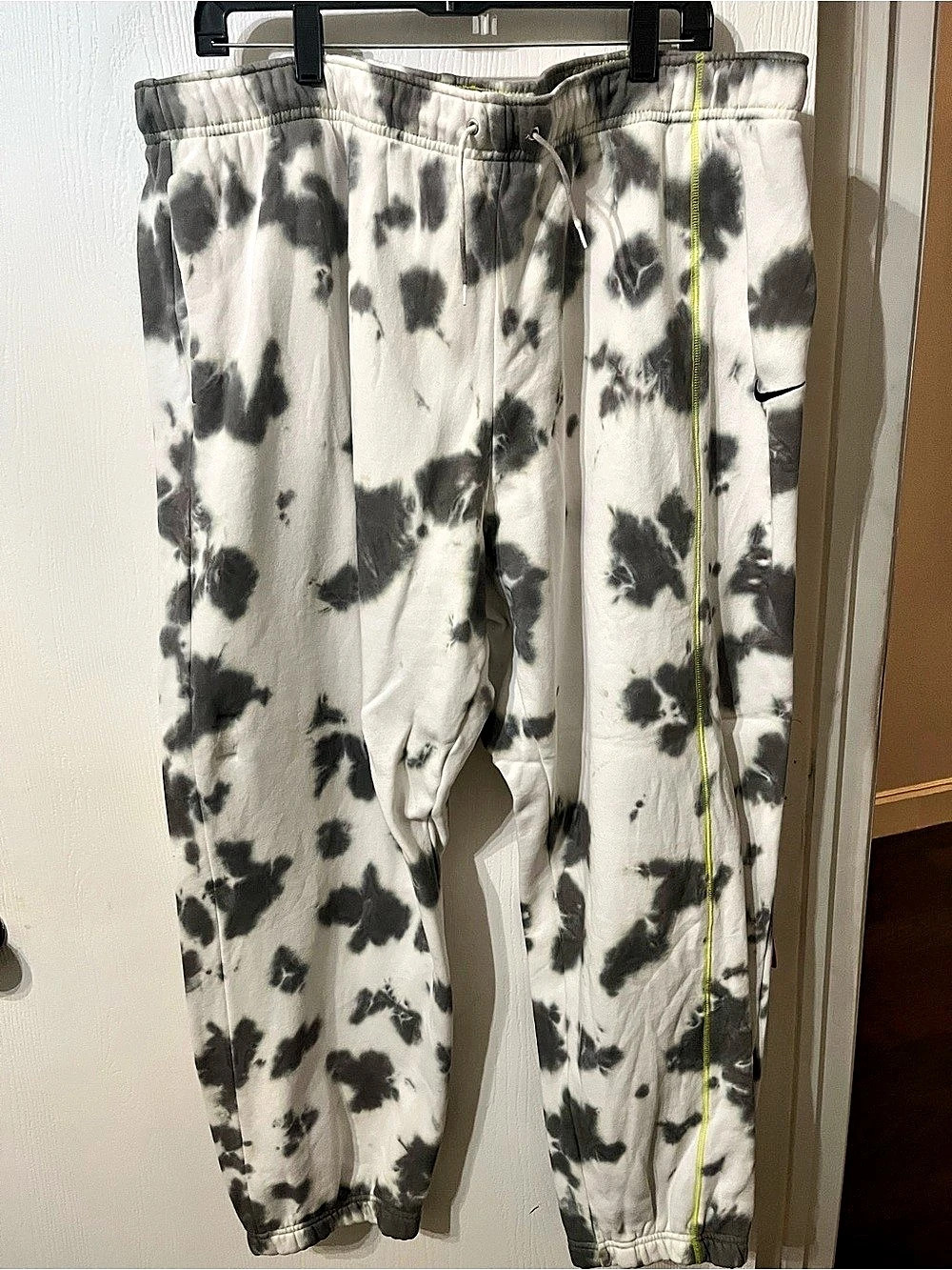 Nike Tie-Dye Joggers in White & Black Size XXL Like New